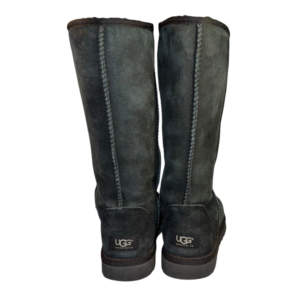 UGG Women's Classic II Tall Suede Boots black, Size 7 - Picture 4 of 7
